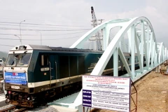 Khởi công gói thầu cuối nâng cấp cầu đường sắt Bắc-Nam