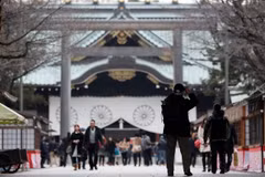 Trung Quốc phản đối bộ trưởng Nhật thăm đền Yasukuni
