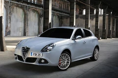 Hãng Alfa công bố giá bán mẫu Giulietta hatch cách tân