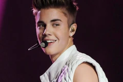 Ca sỹ Justin Bieber đối mặt với tội danh hành hung và lái xe nguy hiểm