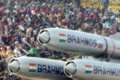 Ấn Độ lần đầu thực hiện phóng hàng loạt tên lửa BrahMos