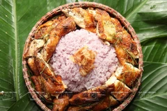 Về Mai Châu thưởng thức món xôi tím gà nướng mắc khén