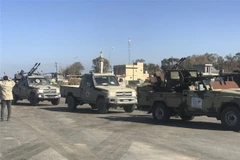 Lực lượng trung thành với Chính phủ được LHQ bảo trợ được điều động tới Tajura, ngoại ô thủ đô Tripoli ngày 6/4/2019. (Ảnh: AFP/TTXVN)