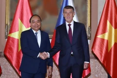 Thủ tướng Nguyễn Xuân Phúc và Thủ tướng Cộng hoà Séc Andrej Babis. (Ảnh: Thống Nhất/TTXVN)