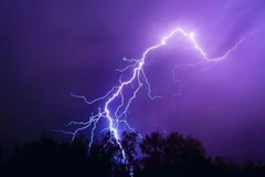 Quảng Ngãi: 4 người phải nhập viện cấp cứu do bị sét đánh