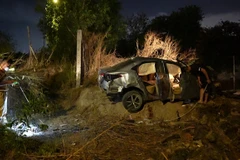 Bà Rịa-Vũng Tàu: Ôtô con lao xuống hố sâu, 3 người tử vong