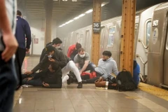 Nổ súng tại ga tàu điện: Thưởng 50.000 USD cho người tố giác tội phạm