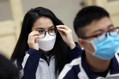 Học sinh lớp 12 trường THPT Trần Phú học trực tiếp tại trường. (Ảnh: Thanh Tùng/TTXVN)