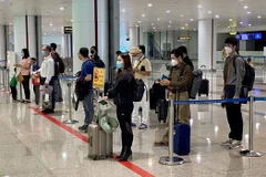 Tháo gỡ vướng mắc về khai báo y tế điện tử khi nhập cảnh