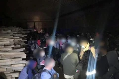 Mexico phát hiện hơn 200 người di cư tại nhà kho ở miền Trung