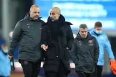 HLV Pep Guardiola cùng nhiều cầu thủ Man City mắc COVID-19