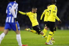 Chelsea ngày càng hụt hơi trong cuộc đua ngôi vương Premier League
