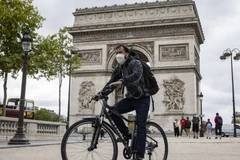 Pháp, Chile ghi nhận các con số trái ngược về ca mắc mới COVID-19