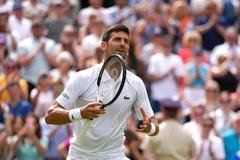 Wimbledon 2022: Djokovic vào tứ kết, Carlos Alcaraz dừng bước