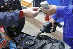 Giá dầu thô bật tăng mạnh, dẫn đầu thị trường hàng hóa