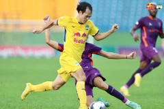 V-League: HAGL không thắng 4 trận liên tiếp, SLNA chia điểm