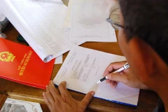 Khởi tố, bắt tạm giam 2 đối tượng lừa bán đất chiếm đoạt tiền tỷ