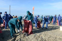 Bộ Tư lệnh vùng Cảnh sát biển 2 đồng hành với ngư dân huyện đảo Lý Sơn