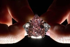 Đấu giá viên kim cương hồng Fortune Pink cỡ lớn đặc biệt quý hiếm