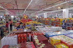 Hàng hóa phục vụ Tết Nguyên đán tại Hà Nội tăng giá nhẹ