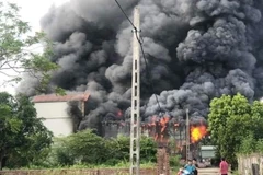 Hà Nội: Hỏa hoạn tại xưởng chăn ga gối đệm, 3 người phải nhập viện
