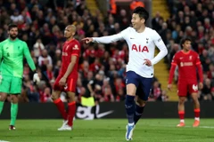 Premier League: Liverpool mất điểm trên sân nhà, M.U thảm bại