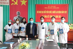 Công đoàn Thủ đô thăm các đơn vị tuyến đầu chống dịch dịp Tết Nhâm Dần