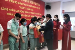 Bí thư Thành ủy Hà Nội Đinh Tiến Dũng thăm, chúc Tết người lao động