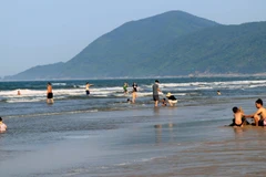 Hà Tĩnh: Mẹ tử vong, con mất tích khi tắm biển Thiên Cầm