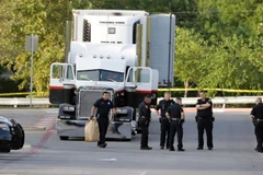 [Video] Hiện trường vụ 46 người di cư tử vong trong xe đầu kéo ở Mỹ