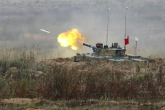 Xe chiến đấu đổ bộ thế hệ mới dành cho lực lượng dù MBD-4M. (Ảnh: TTXVN)