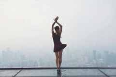 Cô dành nhiều thời gian dạo chơi tại Trung Quốc, Hong Kong để cho ra đời những bức ảnh khiến người xem 'chóng mặt'. (Nguồn: Sputnik)