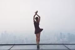 Cô dành nhiều thời gian dạo chơi tại Trung Quốc, Hong Kong để cho ra đời những bức ảnh khiến người xem 'chóng mặt'. (Nguồn: Sputnik)
