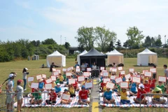 Cuộc thi kiến thức hiểu biết về kinh tế, văn hóa, lịch sử có tên "Rung chuông vàng". (Ảnh: Bích Hà/Vietnam+)