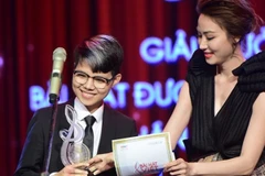 “Bài hát Việt 2015” bất ngờ “nới rộng” tôn vinh cả... ca sỹ