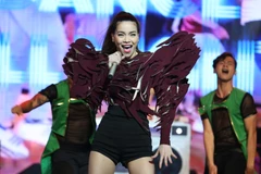 [Photo] Lễ khai màn ấn tượng Liveshow bài hát yêu thích 2015 