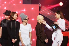 The Remix: Giang Hồng Ngọc gây sửng sốt khi hóa thành... ni sư 