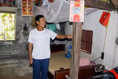 Do nằm ngoài đê Sông Lam, mùa mưa lũ về, có những năm nước dâng nhanh khiến các nhà dân tại xóm Thuận Hòa sâu từ 1-1,5m, tính mạng và tài sản của người dân bị đe dọa. (Ảnh: Tá Chuyên/TTXVN)