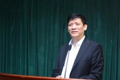 Thứ trưởng Bộ Y tế Nguyễn Thanh Long phát biểu. (Ảnh: Minh Quyết/TTXVN)