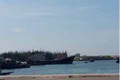Nhiều tàu 67 của ngư dân Bà Rịa-Vũng Tàu đã phải nằm bờ vì không mua được bảo hiểm. (Ảnh: Hoàng Nhị/TTXVN)