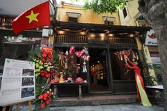 Ban quản lý Phố cổ Hà Nội tổ chức các hoạt động trưng bày, tương tác tại các điểm di tích trong khu phố cổ Hà Nội nhân dịp Tết trung thu truyền thống năm 2020. (Ảnh: Thanh Tùng/TTXVN)