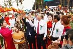 Phó Thủ tướng Thường trực Trương Hòa Bình tham dự lễ khánh thành tuyến cáp treo 3 dây hiện đại Cát Hải-Phù Long. (Ảnh: Hoàng Ngọc/TTXVN)