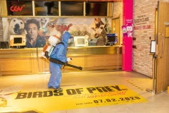 Chuyện ít ai biết về những người làm ngành dịch vụ giữa tâm COVID-19