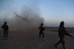 Binh sỹ Afghanistan tham gia huấn luyện ở Lashkar Gah, Helman ngày 27/8. (Nguồn: AFP/TTXVN)