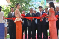 Campuchia tiếp nhận các máy phát sóng do Việt Nam tài trợ