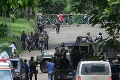 Binh sỹ Phillippines trong chiến dịch truy quét phiến quân ở thành phố Marawi ngày 25/5. (Nguồn: EPA/TTXVN) 