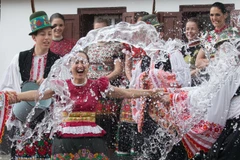 Không khí rộn ràng của ngày Lễ Phục sinh trên khắp thế giới