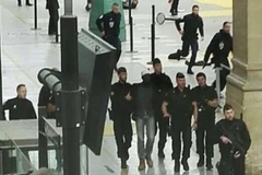 Đối tượng đe dọa cảnh sát ở nhà ga Gare du Nord bị bắt giữ. (Nguồn: thelocal.fr)