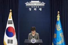 Bà Park Geun-hye xin lỗi toàn dân trong một lần phát biểu tại thủ đô Seoul. (Nguồn: THX/TTXVN) 