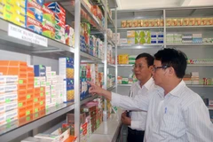 Nhiều quầy thuốc ở Hà Nội vi phạm về niêm yết giá 